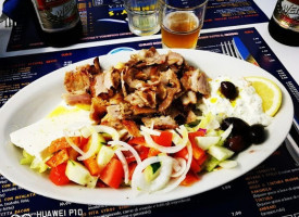 Benny's Taverna Greca food