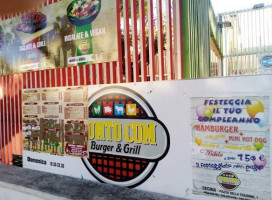 Puntocom Burger Grill food