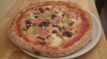 Pizzeria Reginella food