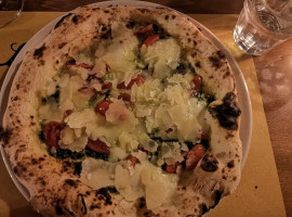 Pizzeria Varo food