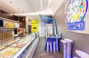 Yoghi Gelateria Yogurteria Graniteria inside