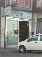 Gelateria Del Ponte outside