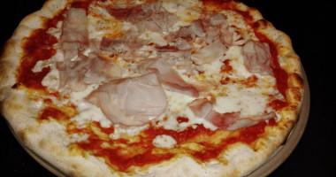 Al Postiglione Pizzeria food