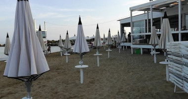 Majata Beach inside