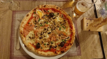 Pizzeria La Sciccheria food