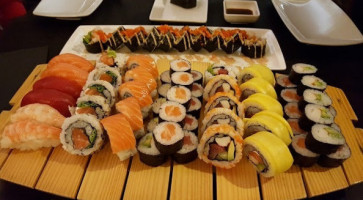 Sushi Live food