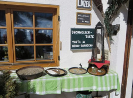 Rifugio Croda Rossa Rotwandwiesenhutte outside