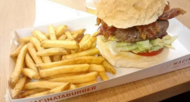 Macinata Sarti Di Burger food