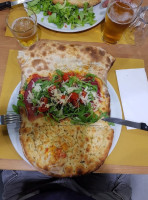 Pizzeria All'angolo food