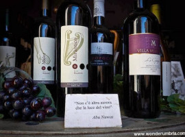 Wonderumbria Enoteca Wine food