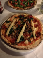 Pizzeria Tantalus food