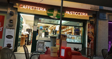 Pasticceria Viennese inside