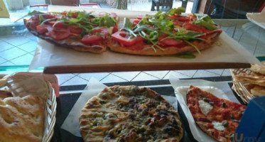 Pizzeria Pecci food