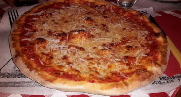 Pizzeria Le Moulin food