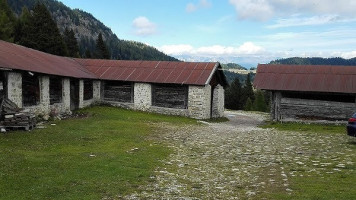 Rifugio Baion outside