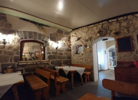 Bar-restaurant-pizzeria Antermont inside