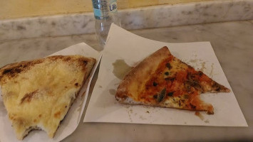 Pizzeria Toto' Con Forno A Legna food