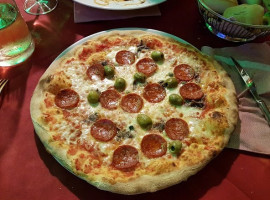 Pizzeria Vesuvio food