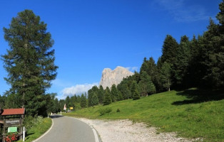 Edelweisshuette Villnoess-funes outside