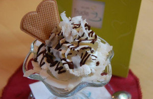 Eis Cafe Trude food