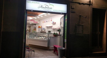 Gelateria Yogurteria Ambrosia outside