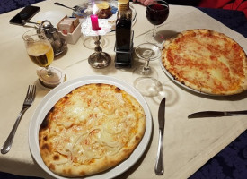 Residence Pizzeria Kamerloy food