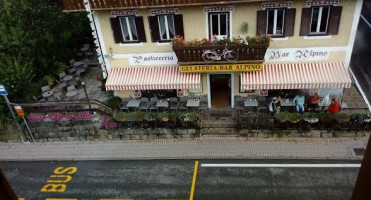 Alpino, Gelateria E Pasticceria outside