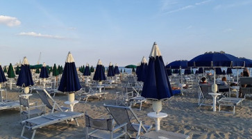 Nuova Italia Beach outside