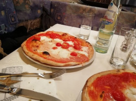 Pizzeria Hofer food