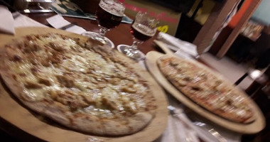 Birreria Pizzeria Le Botti Di Tomba Oride E C. food