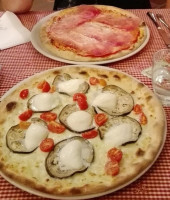 Pizzeria Tennis Bowling Selva food