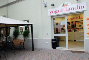 Yogurtlandia Spello outside