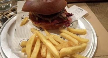 Ham Holy Burger Padova food