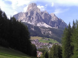 Rifugio Franz Kostner outside