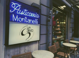 Pasticceria Montanelli inside