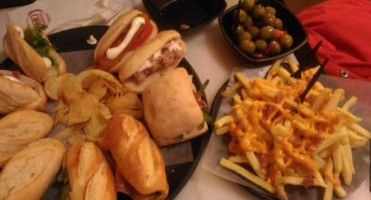 100 Montaditos food