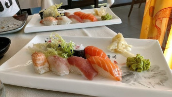 Etto Sushi food