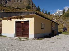 Cabane Du Combal outside