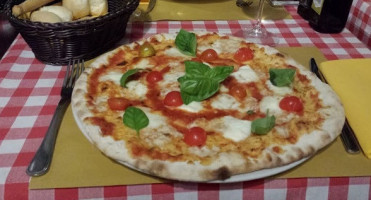 Pizzeria Birreria Barbanera food