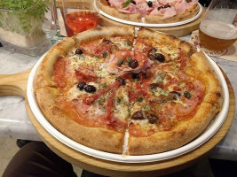 Premiata Fabbrica Pizza food