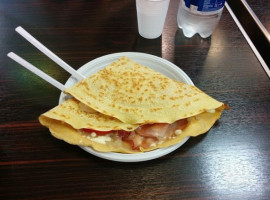 Les Crepes food