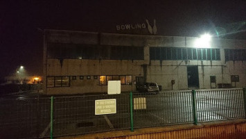 Bowling Mirage outside