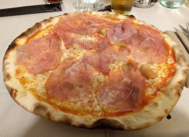 La Fiamma Pizzeria E food