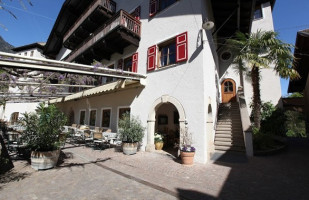 Weingut Stroblhof outside