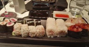 Sushi food