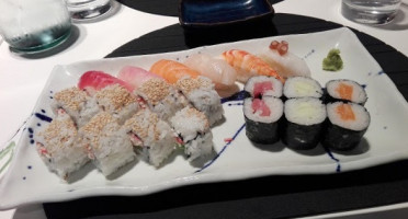 Sushi food