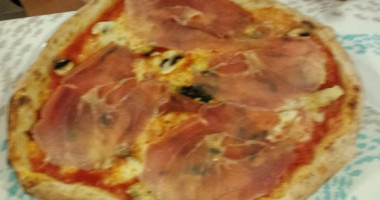 Spaccanapoli Ristopizza food