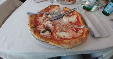 Pizzeria Piccola Napoli food