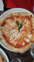 Pizz E Maccarun food