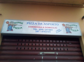 Super Pizza outside